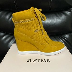 👢🙌🏽JustFab Bristol Wedged Sneaker NWT &BOX